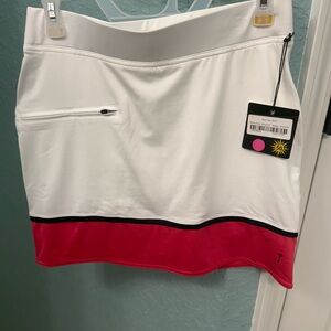 NWT Belyn Key White and Pink Skort